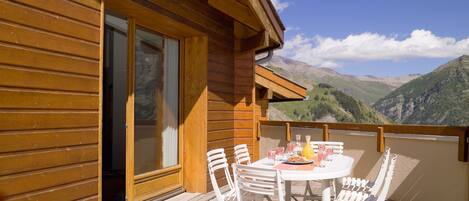 2 room+ cabin 9 pers apt | Terrace/patio