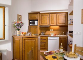 Apart. de 1 dormitorio para 5 | Cocina básica privada | Cafetera o tetera, frigorífico, microondas y utensilios de cocina