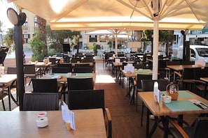 Restauration en plein air