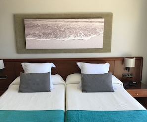 In-room safe, desk, soundproofing, free WiFi - Hotel Miramar (Lloret de Mar)
