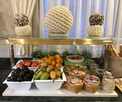 Se ofrece un desayuno bufé todos los días (por un coste adicional)