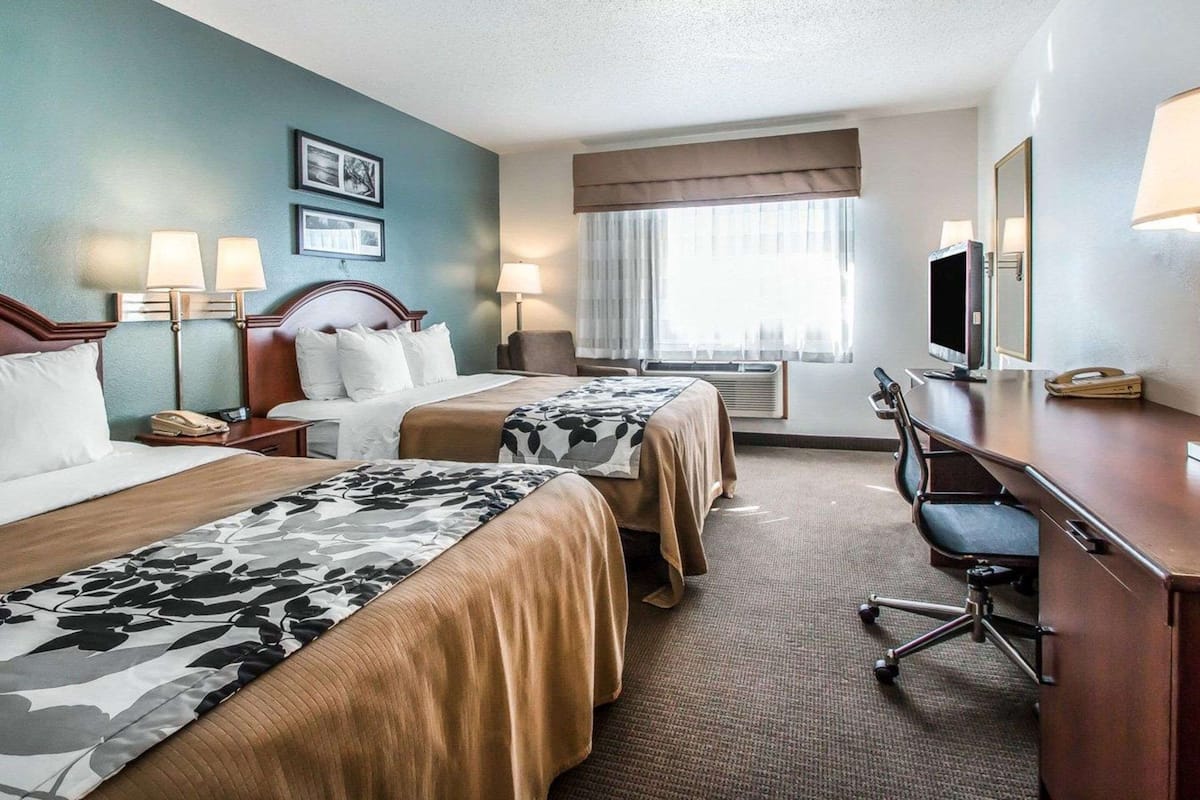 Double Room, 2 Queen Beds, Non Smoking | Desk, iron/ironing board, WiFi (free), bed sheets