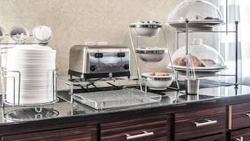 Free buffet breakfast