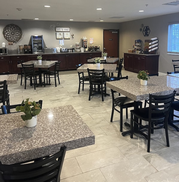 Buffet déjeuner gratuit