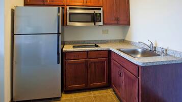 Premium bedding, in-room safe, desk, laptop workspace