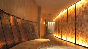 Interior - Minerals Hotel (Vernon)