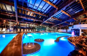 Indoor pool - Minerals Hotel (Vernon)