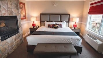 Suite, 1 King Bed (Presidential Suite) | Premium bedding, down duvets, in-room safe, blackout curtains