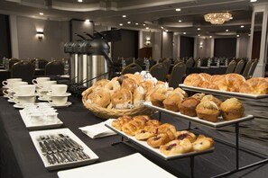 Ballroom - Adria Hotel And Conference Center (Bayside)