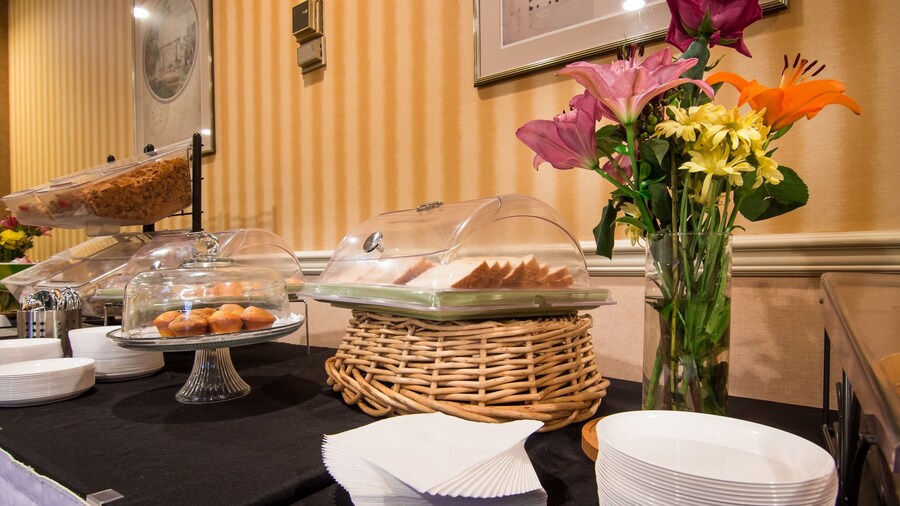 Adria Hotel And Conference Center