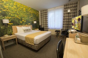 In-room safe, desk, laptop workspace, blackout curtains - Adria Hotel And Conference Center (Bayside)