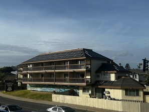 Exterior - Ocean Gate Inn (Santa Cruz)