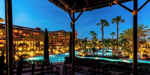 Indoor pool, 4 outdoor pools, pool umbrellas, pool loungers - Puerto Antilla Grand Hotel (Lepe)