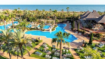 Indoor pool, 4 outdoor pools, pool umbrellas, pool loungers