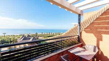 Minibar, in-room safe, desk, free WiFi