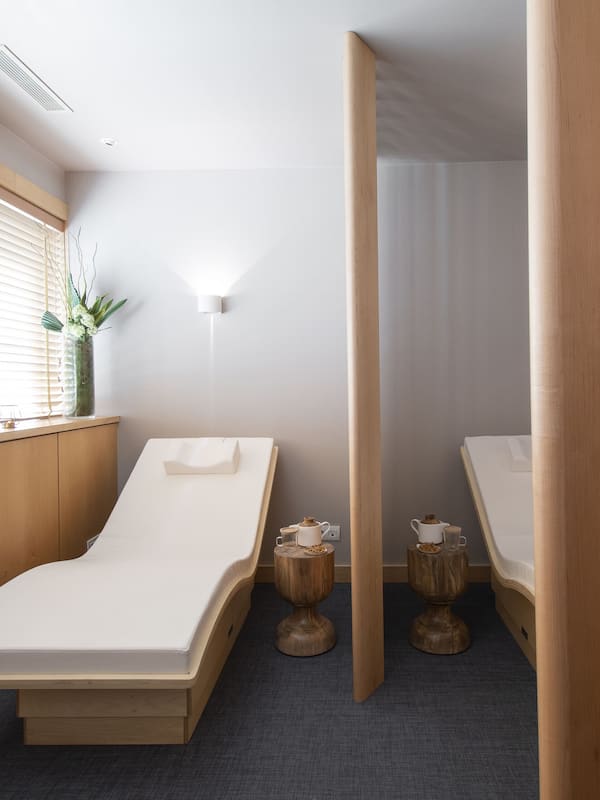 Sauna, bain à remous, hammam, soins du visage, massages