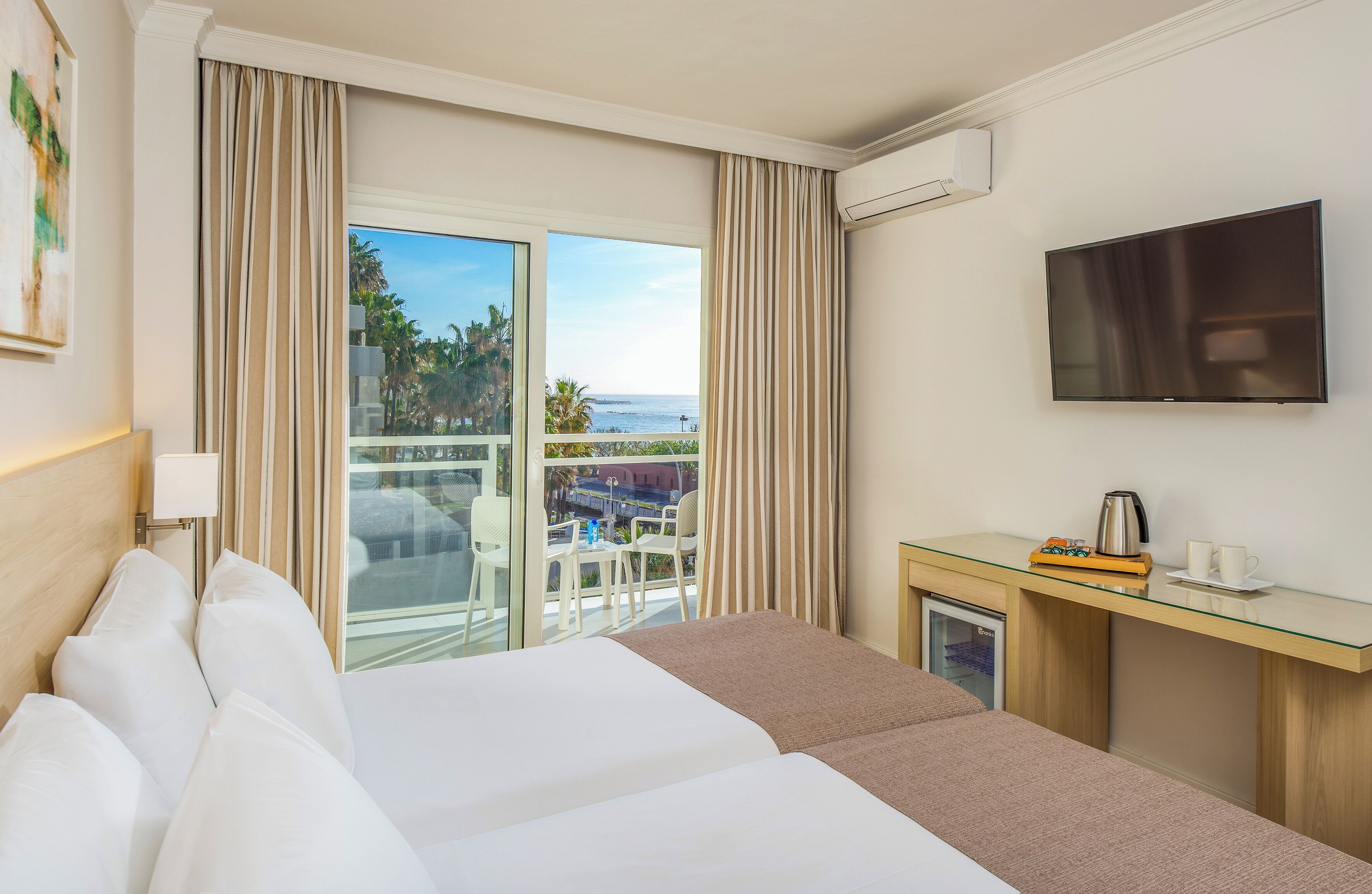 1 bedroom, minibar, in-room safe, free cots/infant beds