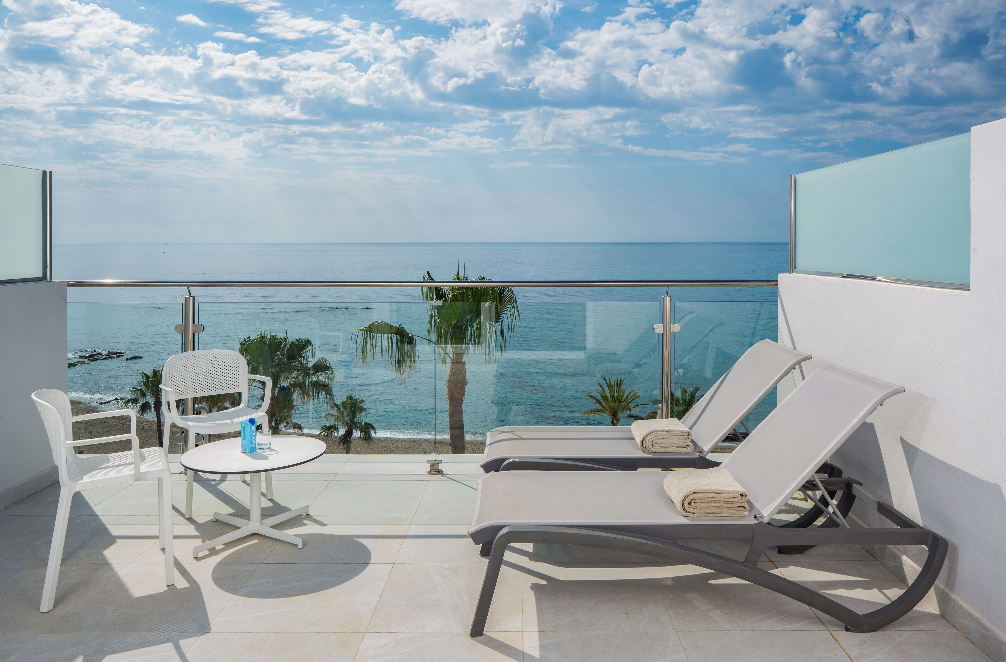 Premium Room with Solarium Sea View | Wi-Fi, draps fournis