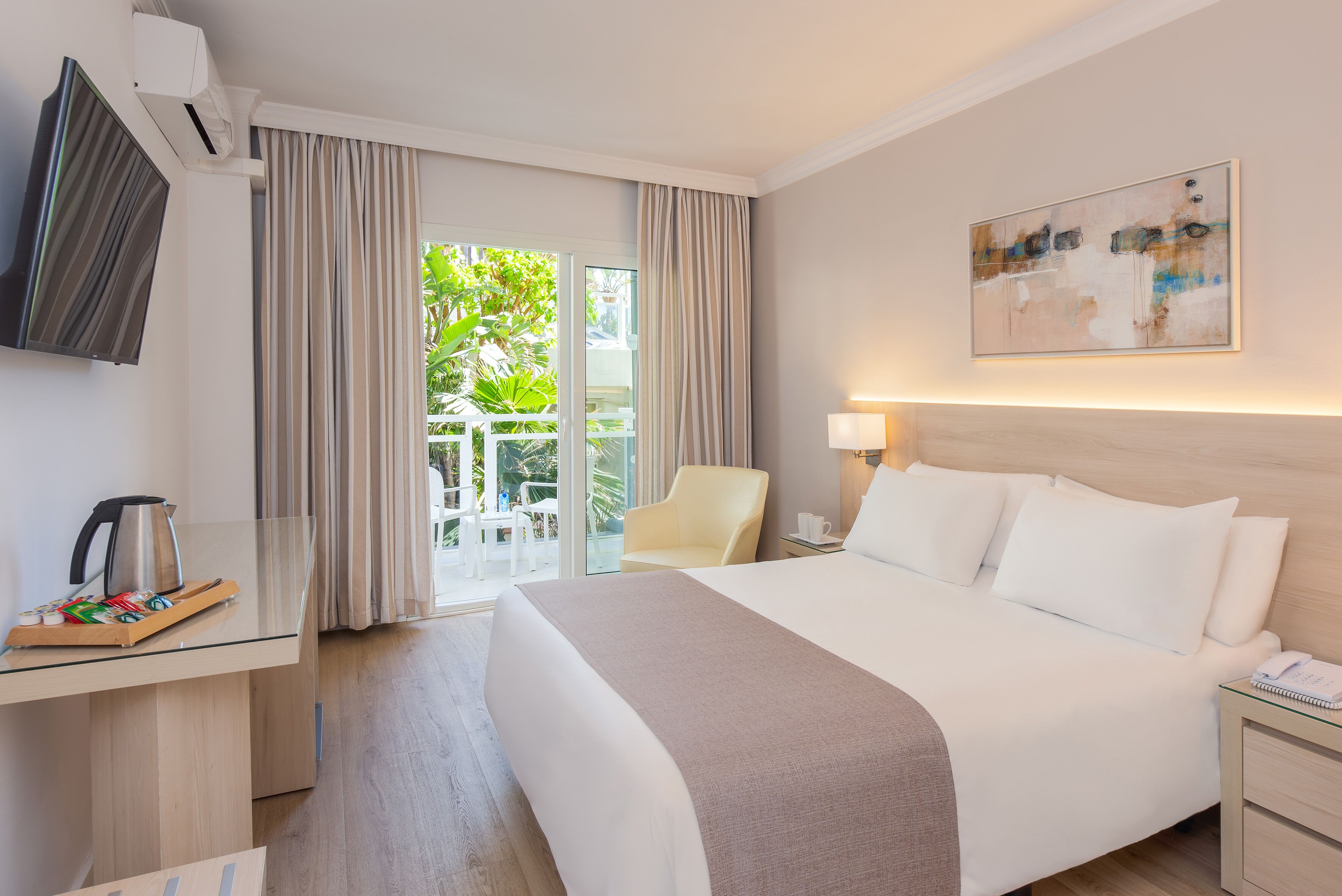 Frigobar, cofres nos quartos, berços grátis, Wi-Fi