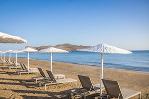 Private beach, sun-loungers, beach umbrellas, beach towels