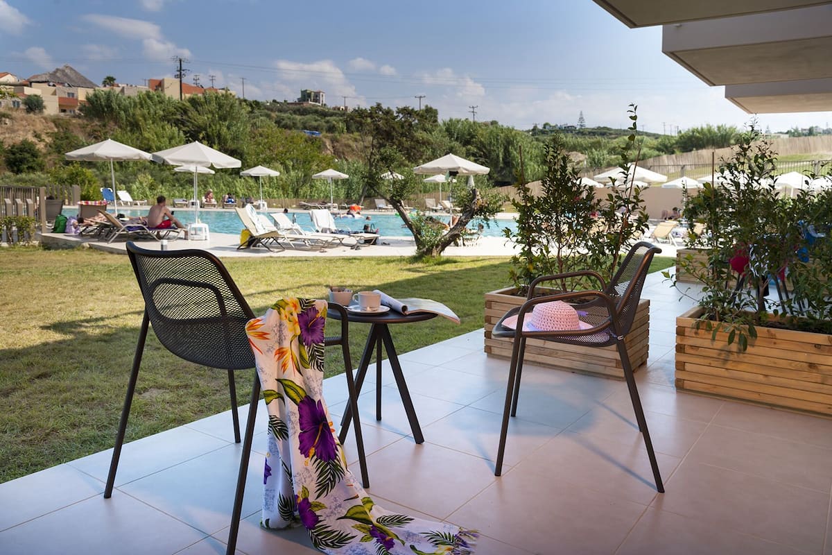 Chambre Double Supérieure (Direct pool Access)
