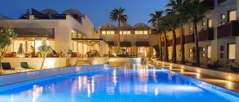 Outdoor pool, pool umbrellas, pool loungers