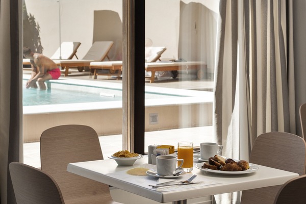 Breakfast area