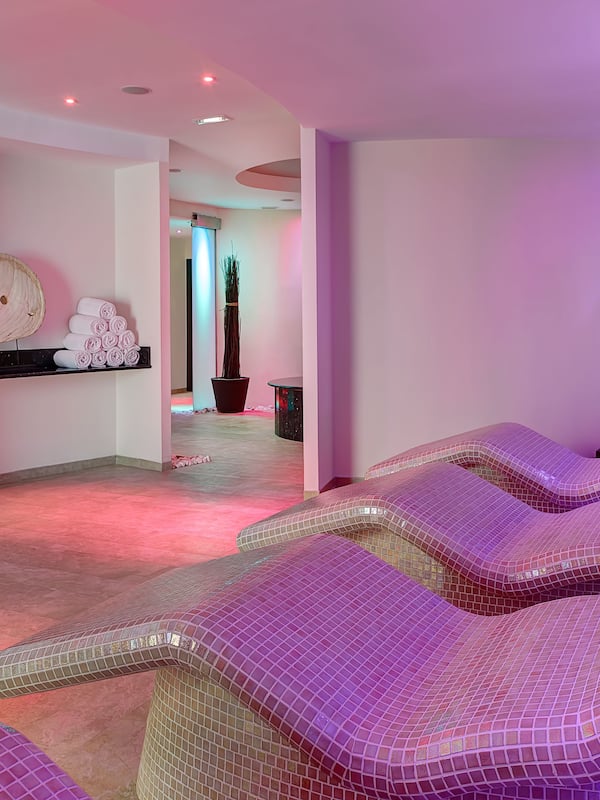 Sauna, hammam, soins corporels, bains de boue, soins d'hydrothérapie
