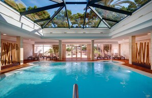 Indoor pool, outdoor pool, pool umbrellas, sun loungers - Hipotels Hipocampo Palace & Spa (Sant Llorenc des Cardassar)