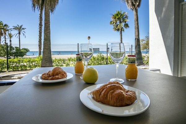 Superior Studio, Sea View | Pemandangan dari bilik