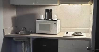 Budgetel Inn & Suites