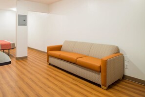 Minibar, blackout drapes, free WiFi, bed sheets