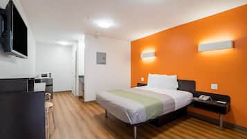 Minibar, blackout drapes, free WiFi, bed sheets