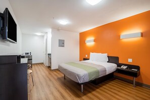 Minibar, blackout drapes, free WiFi, bed sheets