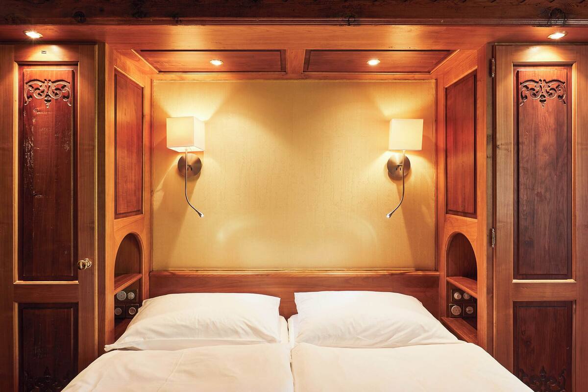 Budget Standard Zimmer | 1 kamar tidur, seprai premium, brankas, dan meja kerja
