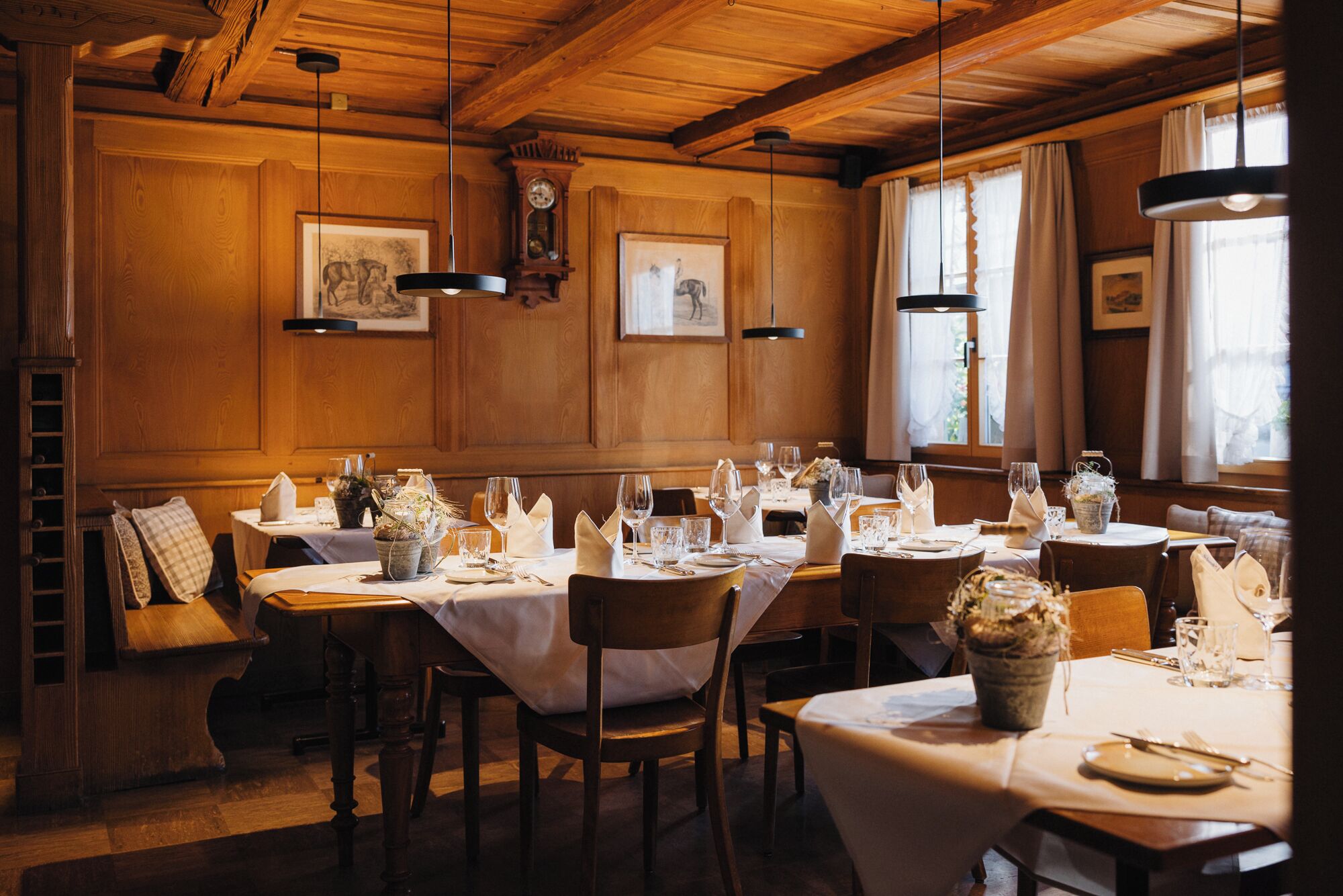 Déjeuner et dîner servis sur place