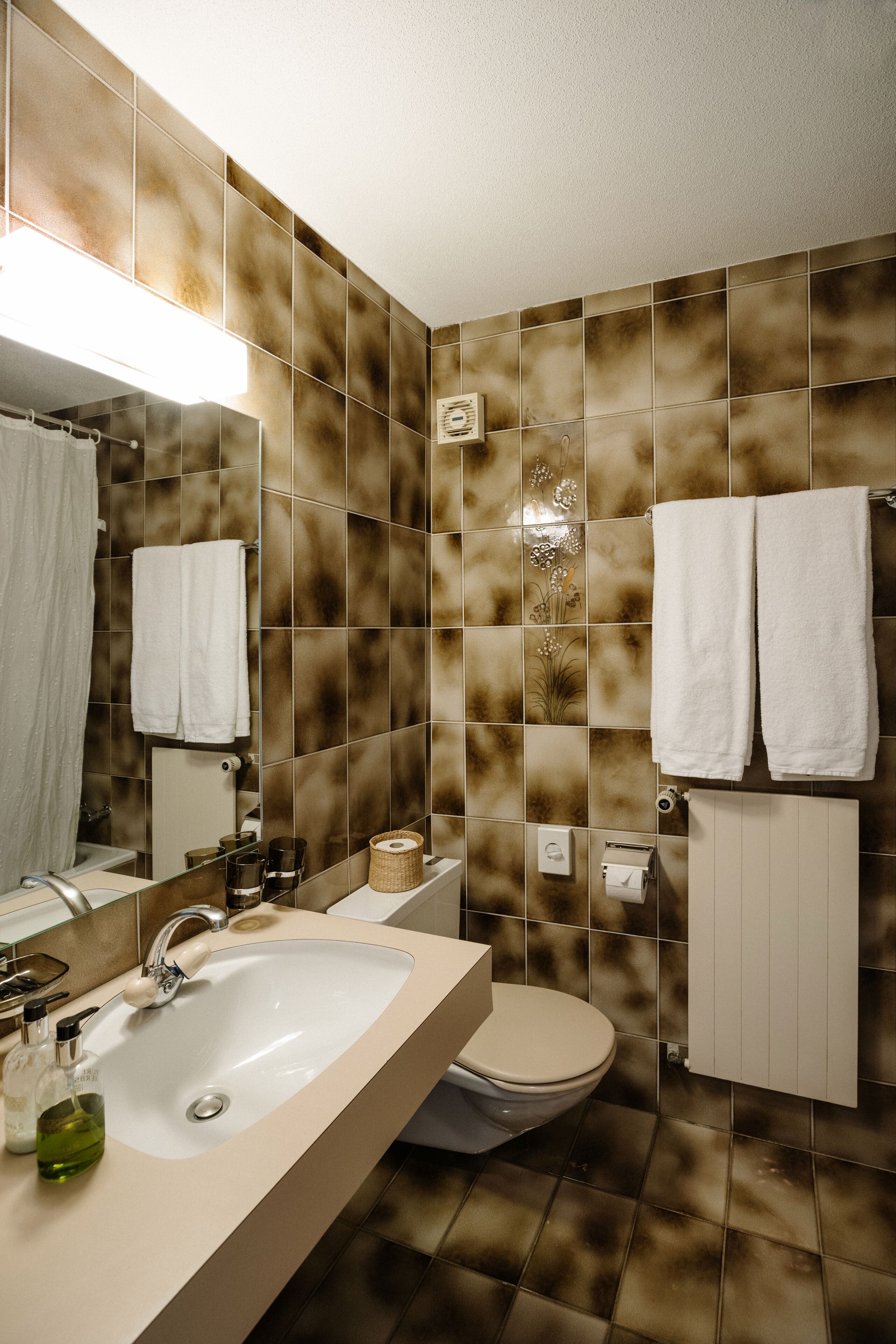basic double or twin room, courtyard view | bathroom | hair dryer, towels
