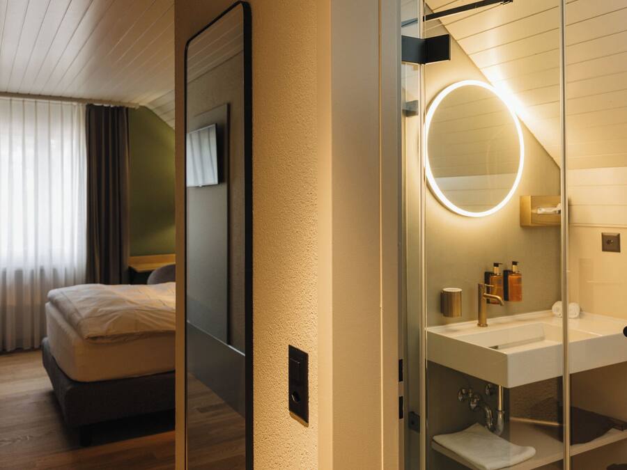 Basic Single Room | In-room safe, desk, blackout drapes, cribs (surcharge)