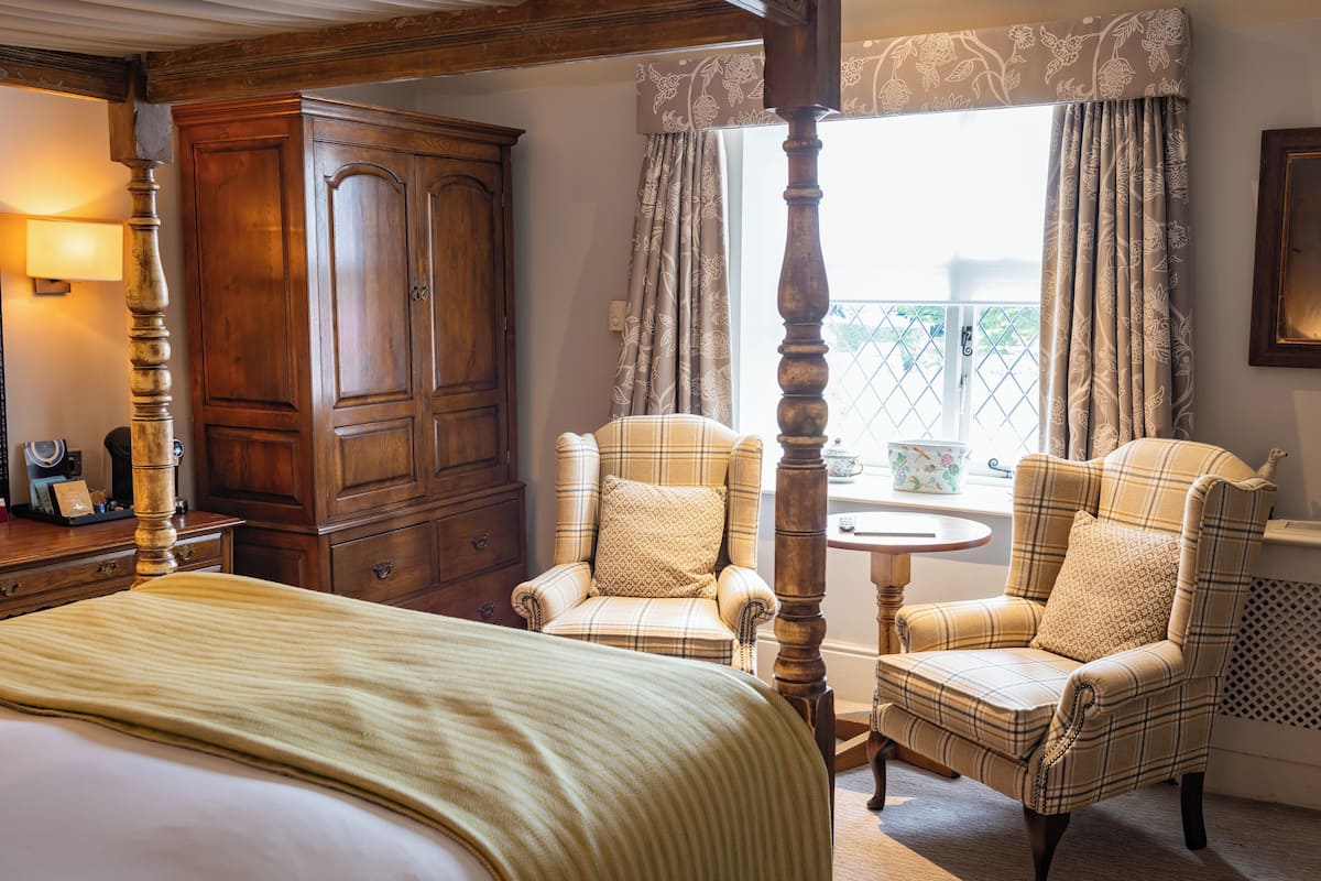 superior double room | premium bedding, in-room safe, desk, iron/ironing board