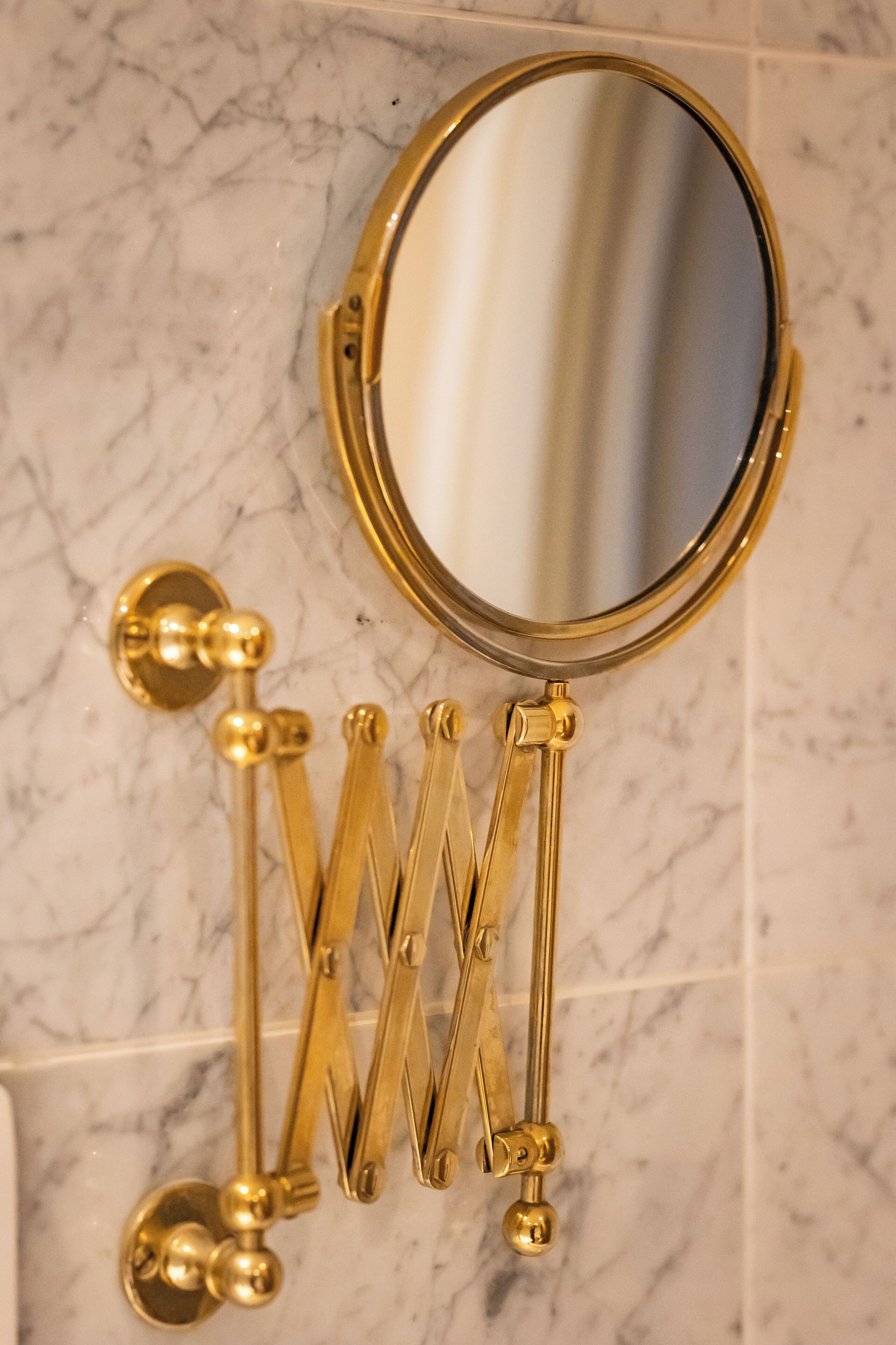 superior double room | bathroom | combined shower/bathtub, free toiletries, hair dryer, towels