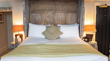 Superior Double Room | Premium bedding, in-room safe, desk, iron/ironing board