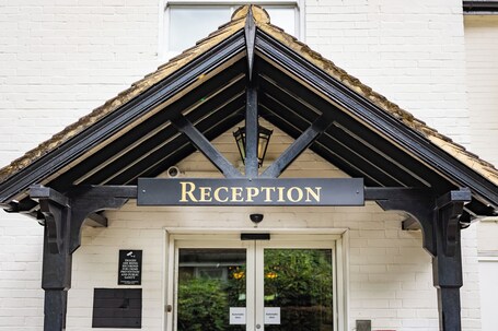 Red Lion Hotel, Hillingdon