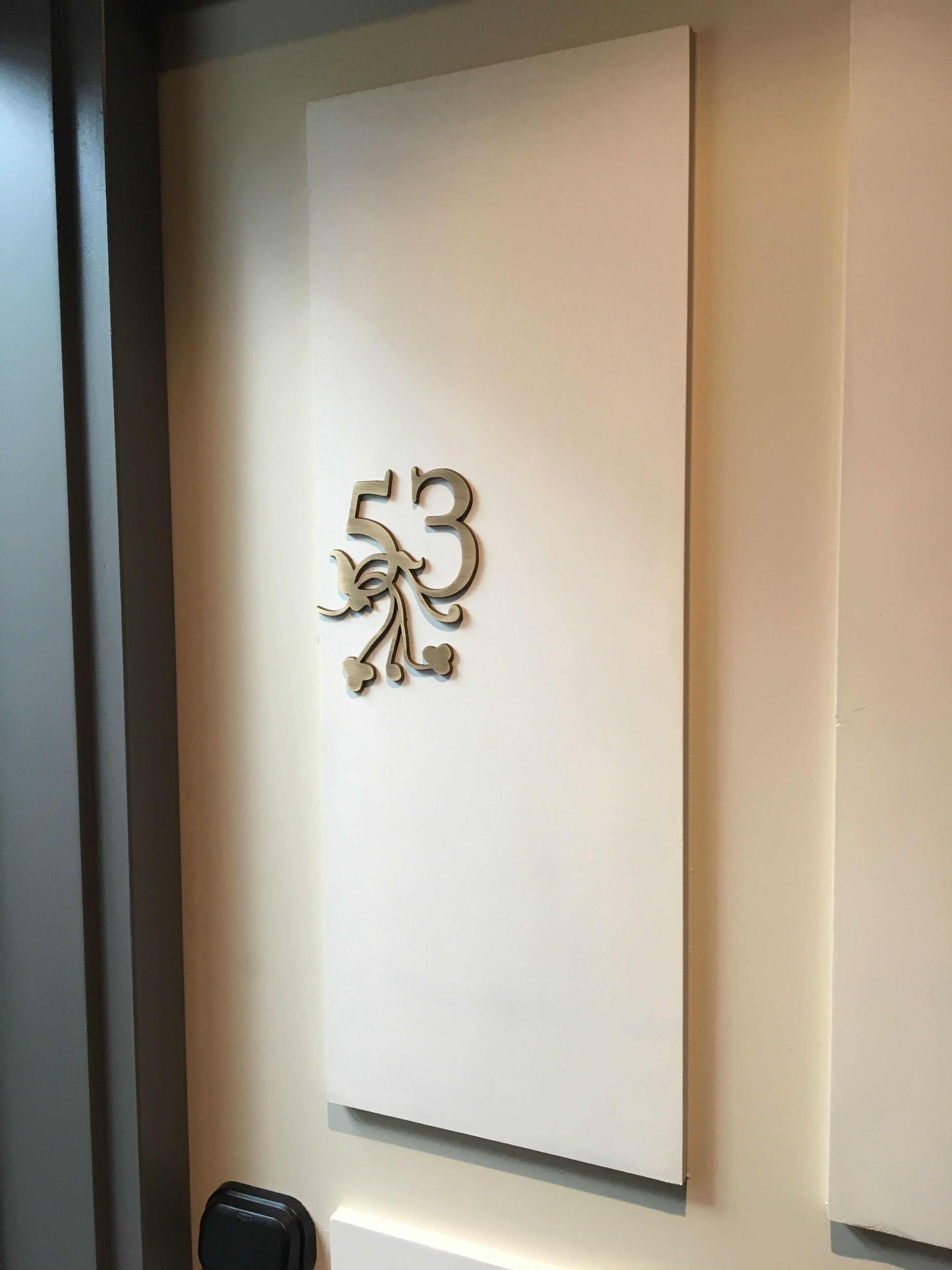 standard single room | premium bedding, in-room safe, desk, soundproofing