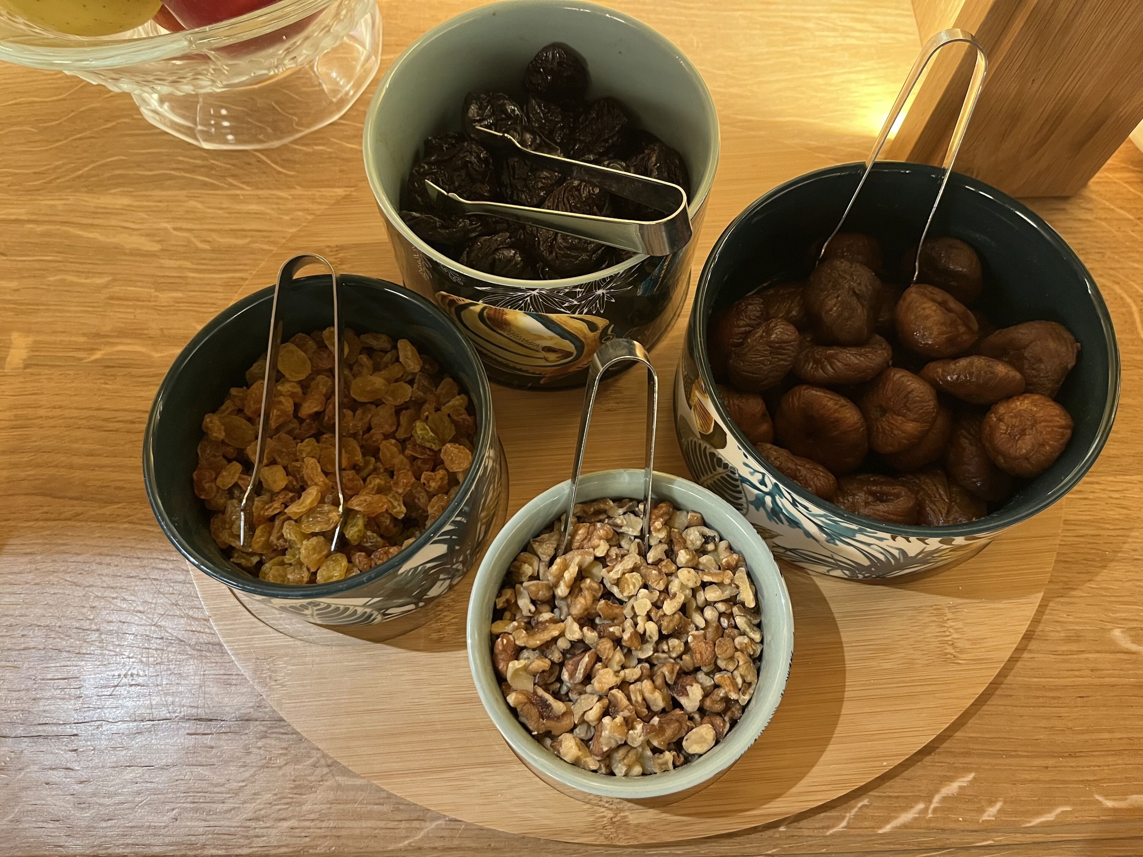 daily buffet breakfast (eur 15.00 per person)