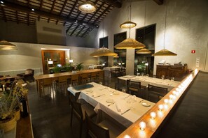 Breakfast, lunch and dinner served  - Hotel del Teatre - Adults Only (Regencos)