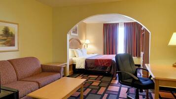 Een strijkplank/strijkijzer, gratis wifi, beddengoed, een wekker