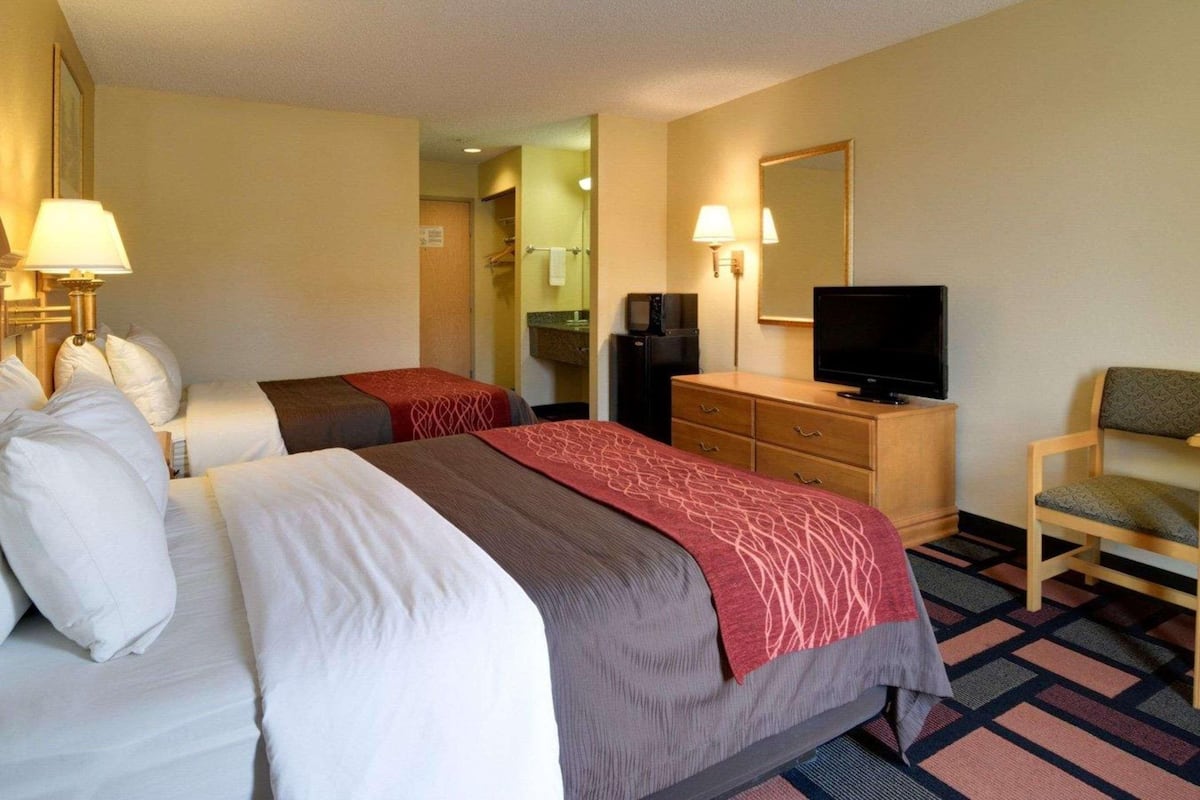 Iron/ironing board, free WiFi, alarm clocks, bed sheets