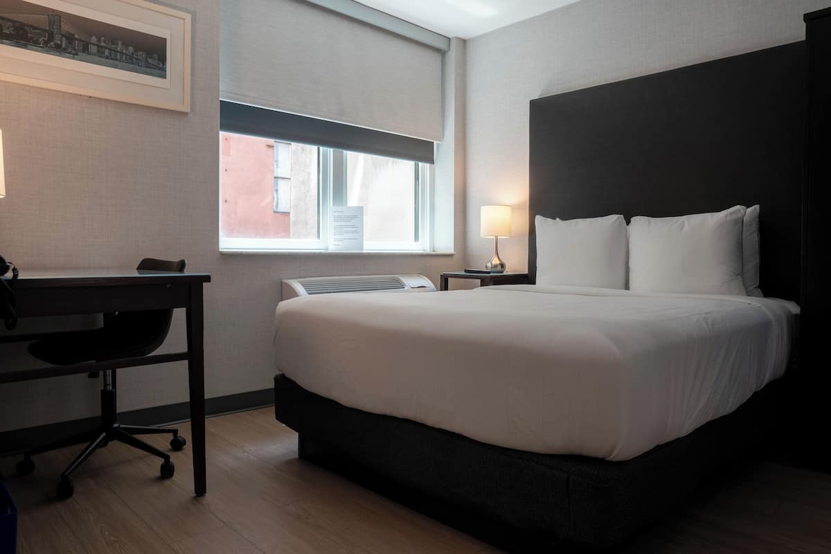 Chambre, 1 grand lit, accessible aux personnes à mobilité réduite
