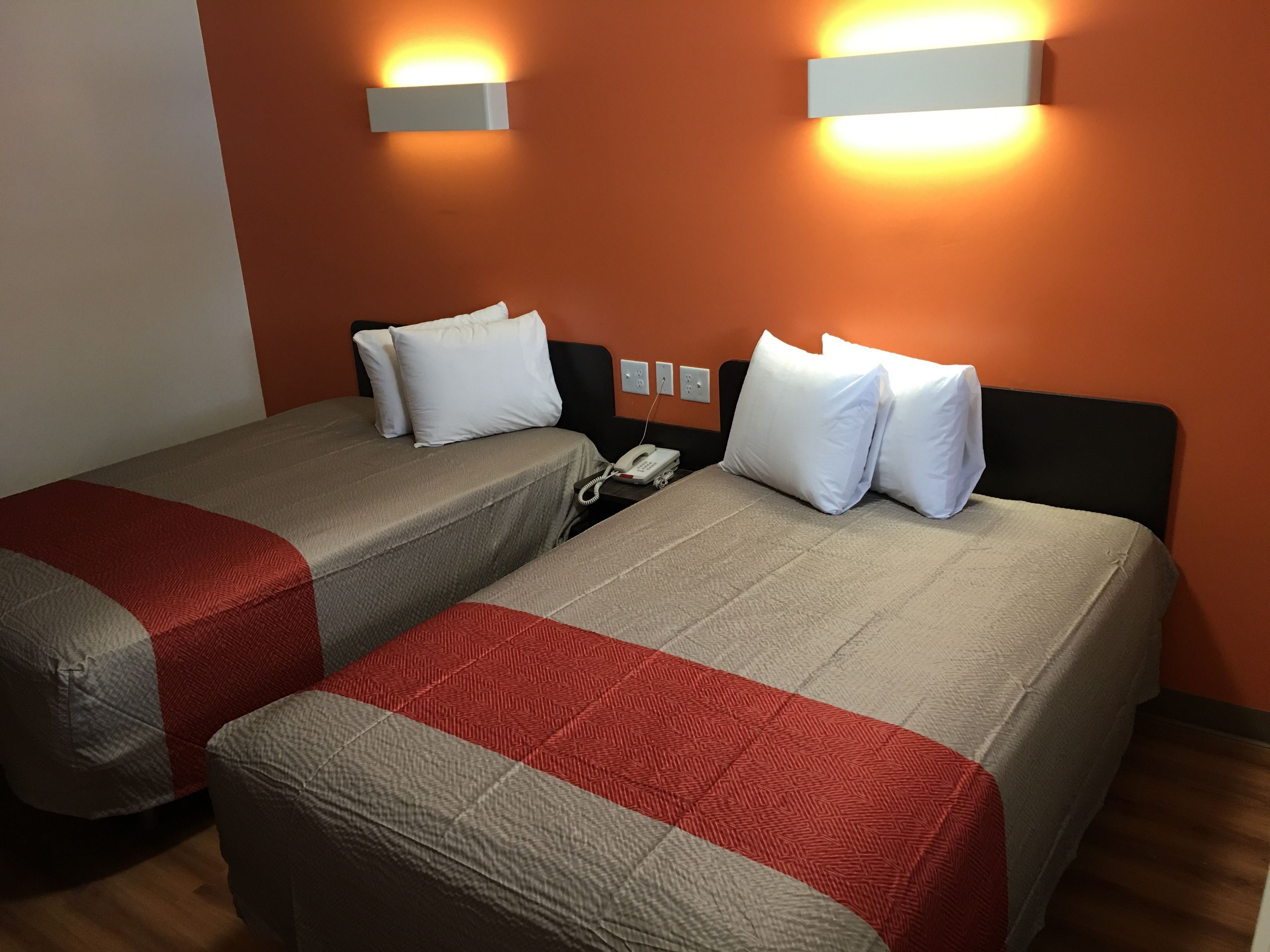 Literie de qualité supérieure, bureau, Wi-Fi gratuit, draps fournis