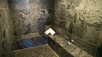 Couples treatment rooms, body treatments, hydrotherapy, aromatherapy